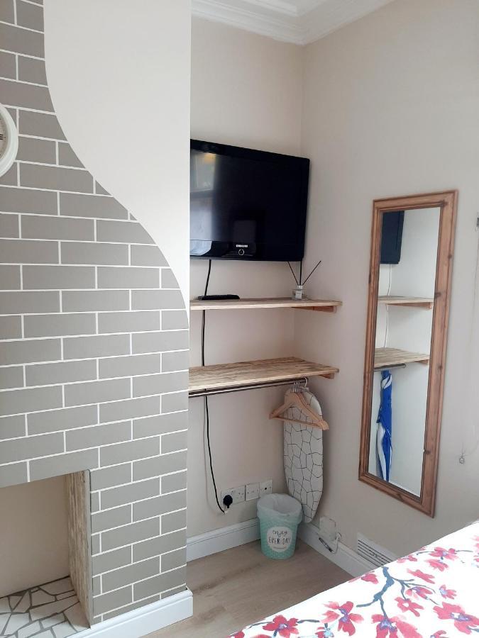 Salisbury Guest House - Free Parking ยอร์ค ภายนอก รูปภาพ